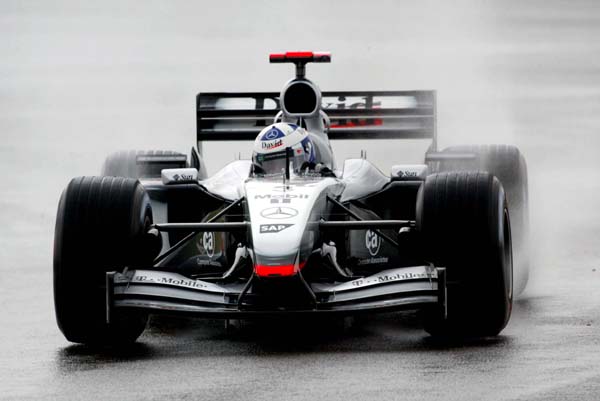 D.Coulthardas ir „McLaren“ boksai