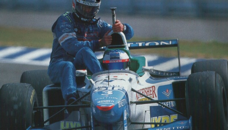 J.Alesi nesiskiria su F-1