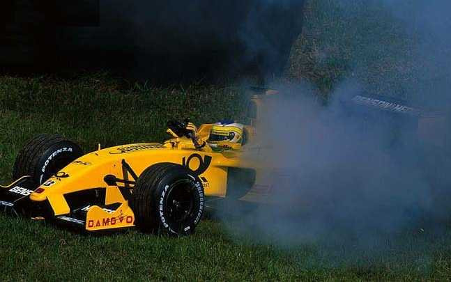 "Honda" varikliai gedo ir degė