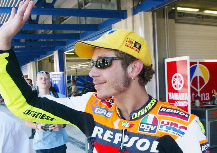 “MotoGP” čempionas bandys F-1 bolidą