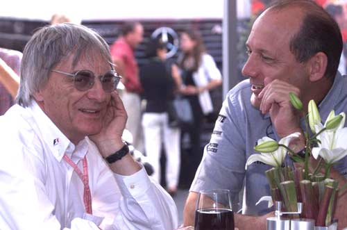 B. Ecclestone'as rūpinasi „McLaren“?