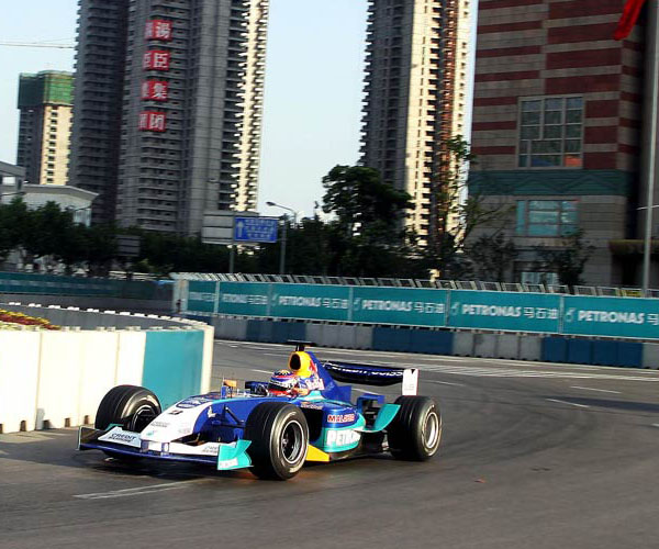F.Massa pasirodė Šanchajuje