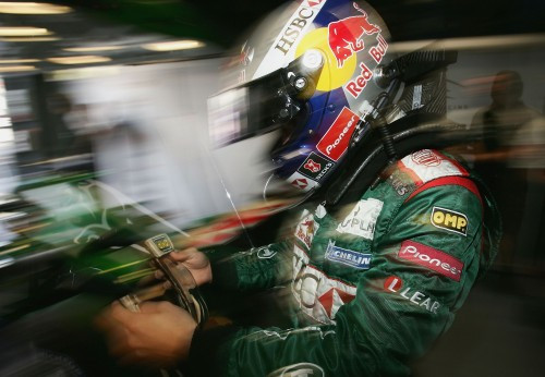 „Red Bull“ perka „Jaguar“ komandą