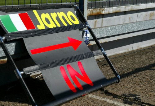 J.Trulli grįžta į lenktynes