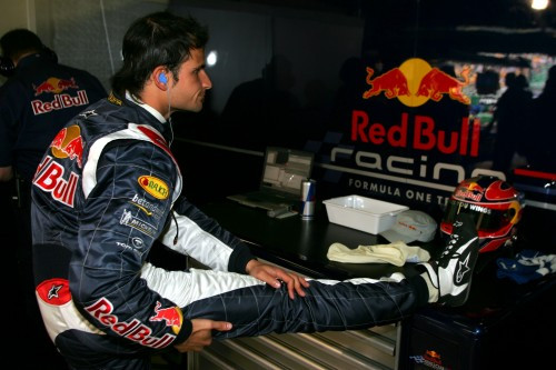 V.Liuzzi pilotuos „Red Bull“?