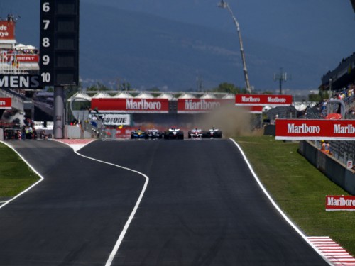 FIA kviečia „Formulės-1“ gerbėjus į apklausą