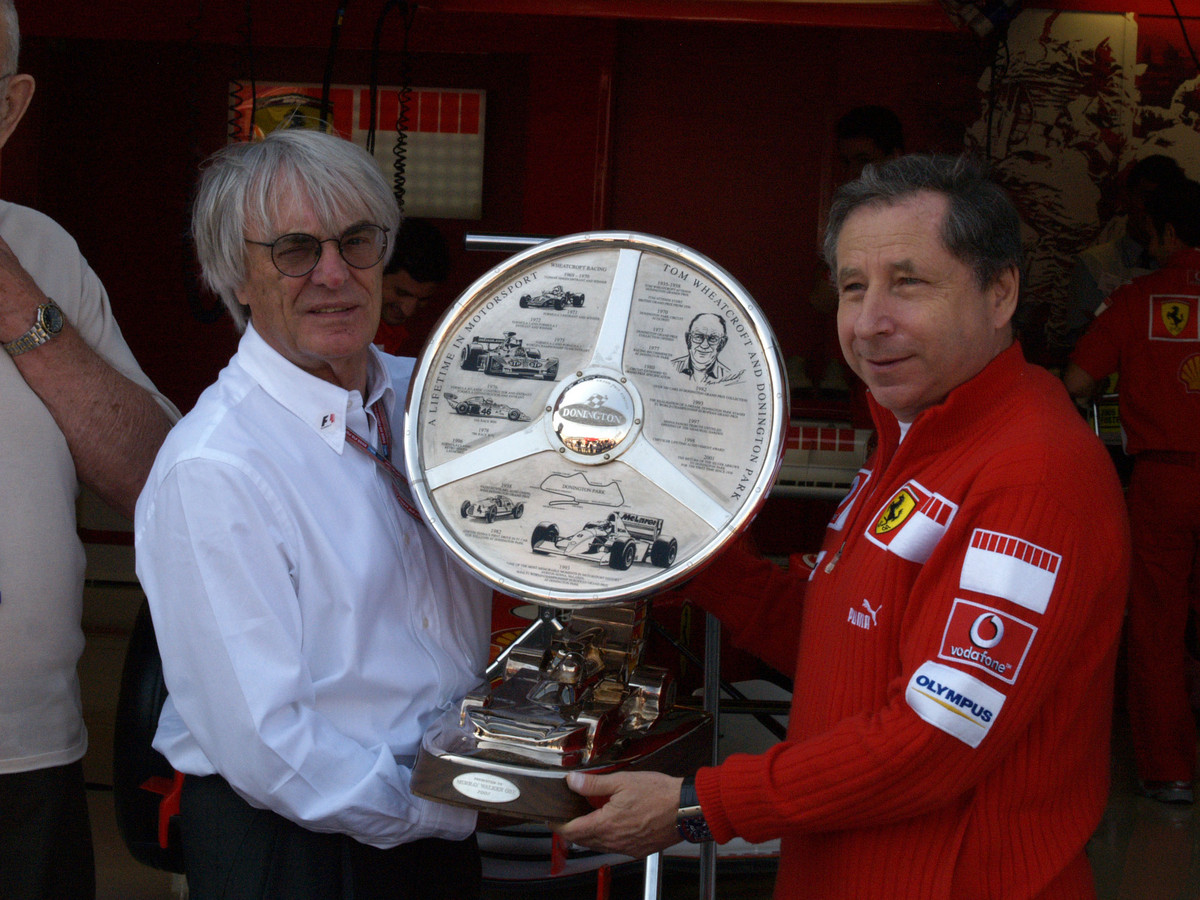 B. Ecclestone‘as: nežinau, ar F. Alonso lenktyniaus „Ferrari“