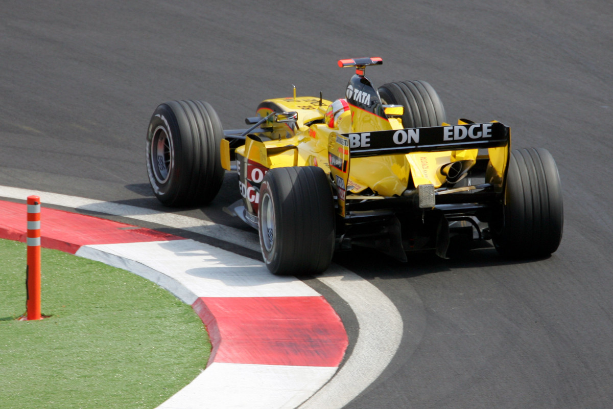 „Jordan EJ15B“ Italijoje vairuos T.Monteiro