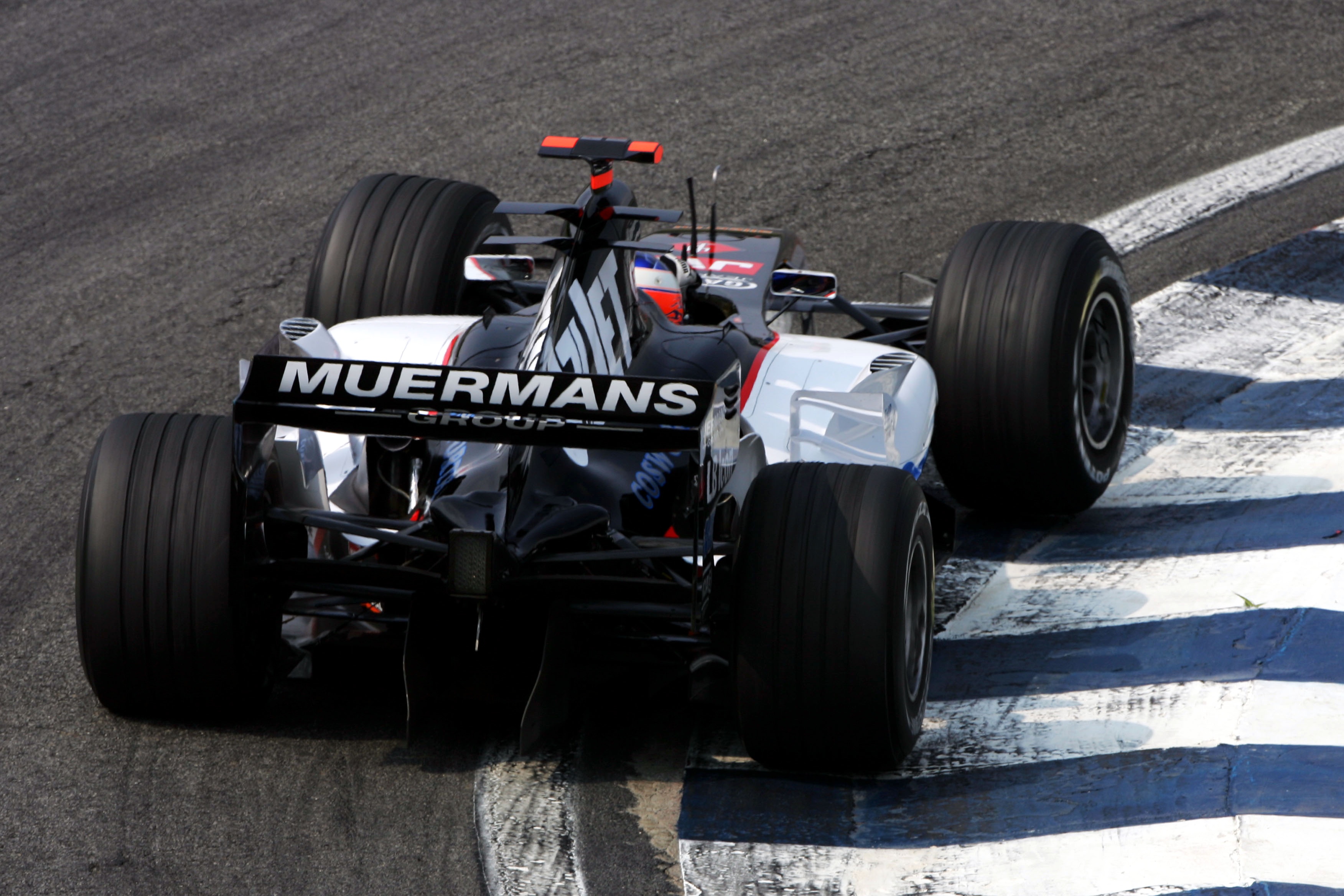 „Minardi“ gali naudoti „Michelin“ padangas