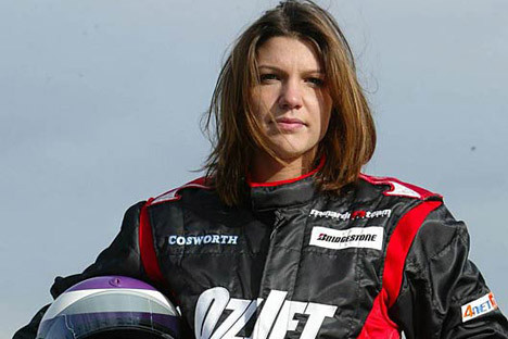 K.Legge išbandė „Formulės-1“ bolidą