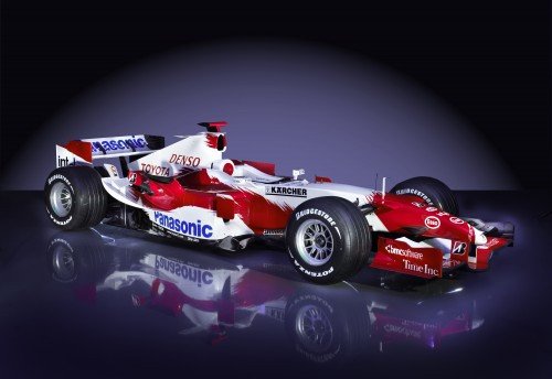 Pristatytas „Toyota TF106“ bolidas