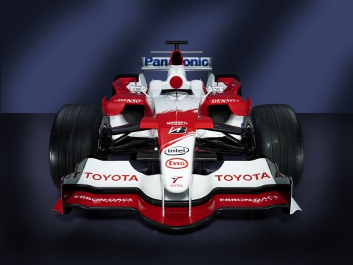 „Toyota“ bolidą pristatys sausio 12 d.