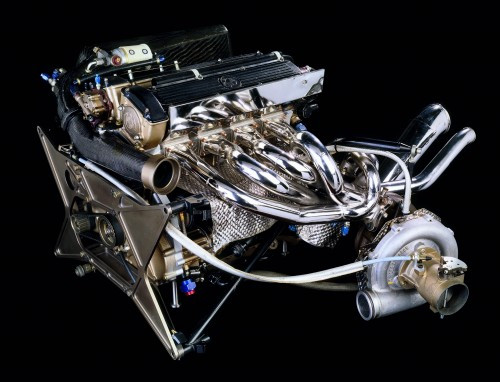 FIA surengs pasitarimą dėl V8 variklių
