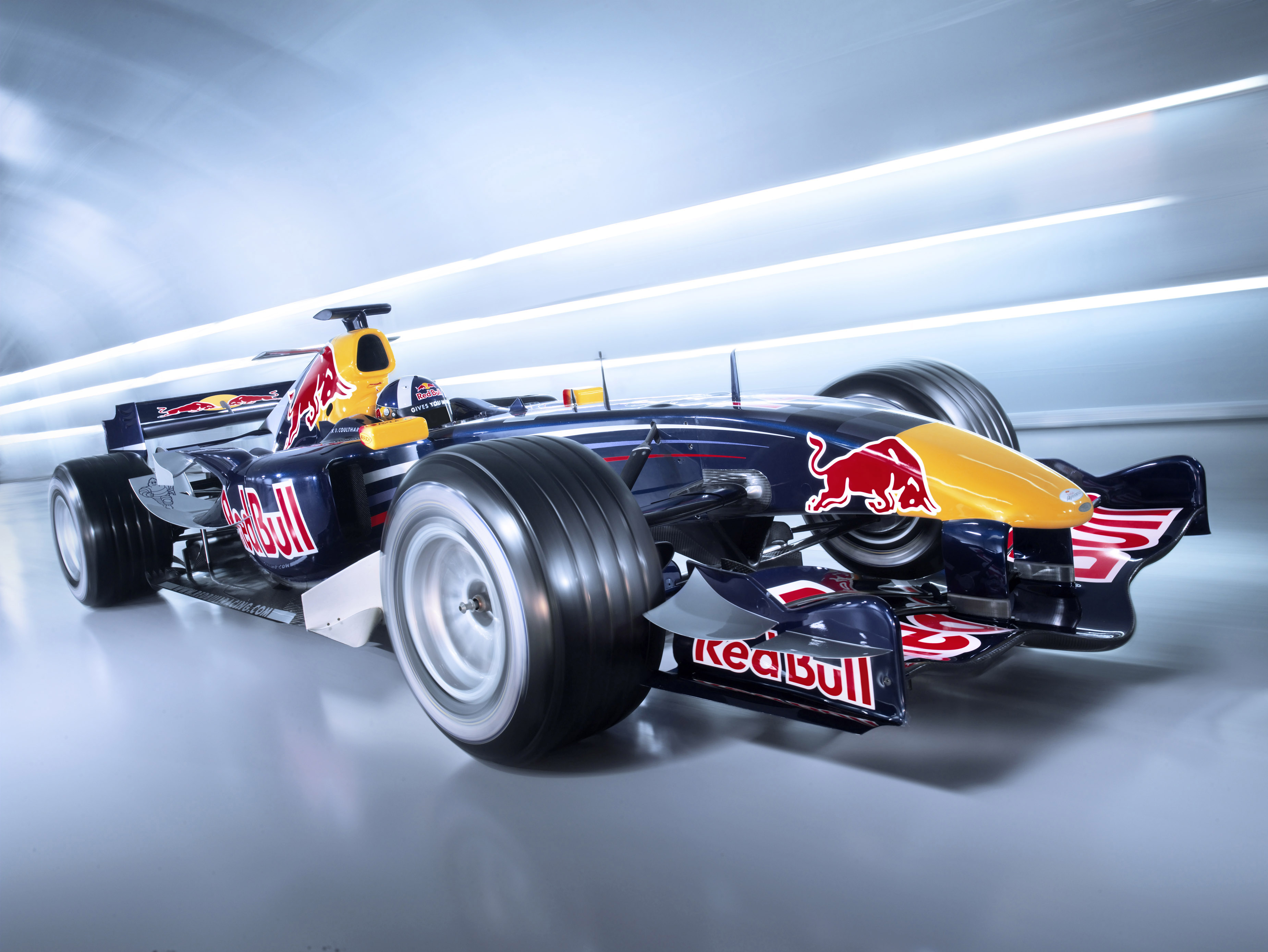 „Red Bull“ pristatė bolido dažymą