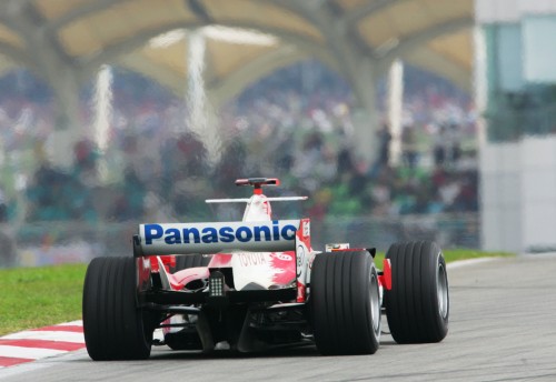 „Toyota“ grasina pasitraukti iš „Formulės-1“