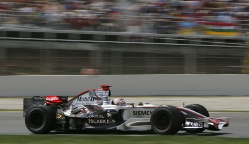 „Mercedes“ tikisi, kad nereikės keisti variklio K.Raikkonenui