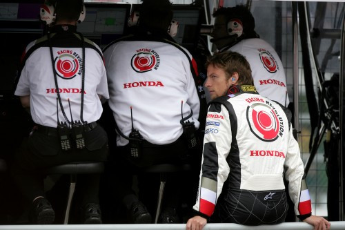 J.Buttonas šią savaitę nedalyvaus bandymuose