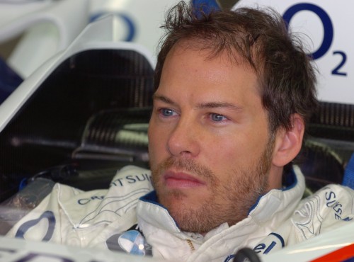 J.Villeneuve'as sudarė sutartį su NASCAR komanda?