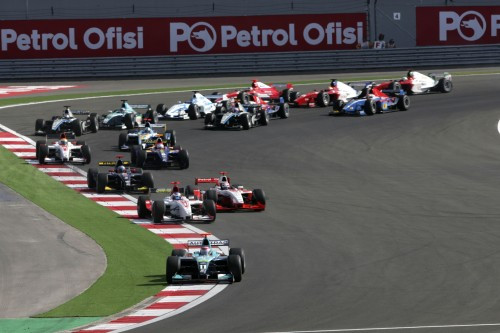 GP2: N.Piquet artėja prie L.Hamiltono