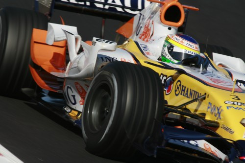 „Renault“ turi problemų išnaudodama „Bridgestone“ padangas