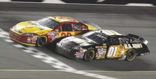 NASCAR: K. Harvickas nugalėjo Daytonos 500 mylių lenktynėse