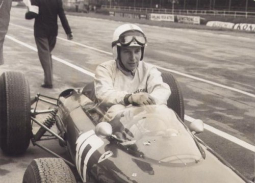 J. Surtees: „F-1“ reikia jaunų pilotų