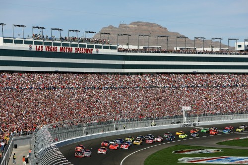 NASCAR: Las Vegase nugalėjo J. Johnsonas