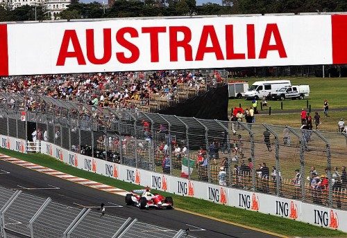 B. Ecclestone'as: Australijos GP turi vykti naktį