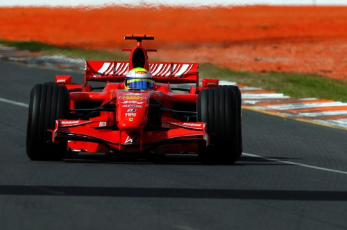 Konkurentai tyrinėja esą judantį „Ferrari“ bolidų dugną