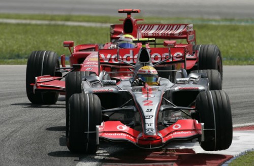 „McLaren“ viliasi pranokti „Ferrari“ žinomumu