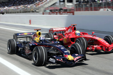 D. Coulthardas tiki  „Red Bull“ ateitimi
