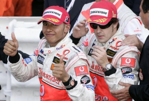 L. Hamiltonas: „McLaren“ pilotai yra lygūs