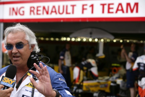 F. Briatore: „Renault“ turi atsinaujinti iš pagrindų