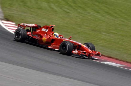 „Ferrari“ problemas lėmė asfalto danga?
