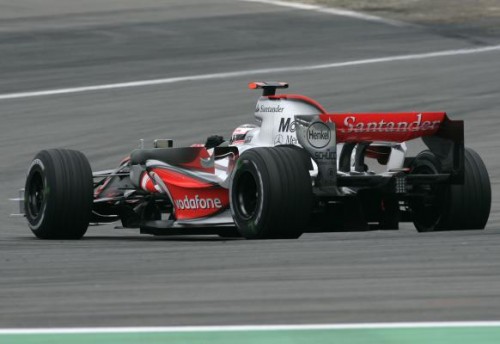 „McLaren“ galvoja tik apie artimiausias lenktynes