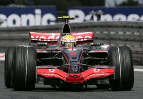 „Mercedes“: „McLaren“ niekuo nenusikalto