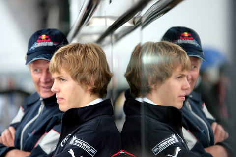 S. Vettelis “Toro Rosso” lenktyniaus ir kitąmet
