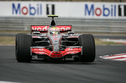 „McLaren“ neigia, kad L.Hamiltonas keikėsi