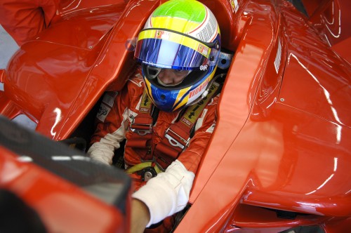 FIA tikrins F. Massos „Ferrari“ variklį