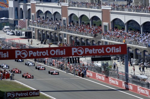 Kuri „Formulės-1“ komanda bus trečia?