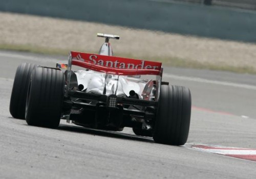 „McLaren“ neskuba rinktis lenktynininko