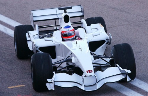 R. Barrichello „Honda RA108" vertina atsargiai
