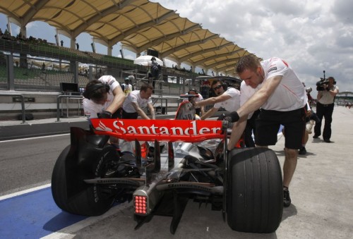 „McLaren“ lenktynininkai – penkiomis vietomis žemyn
