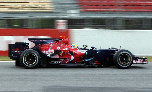 S. Bourdais sudaužė naująjį „Toro Roso“ bolidą