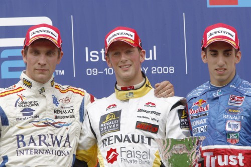 GP2. Šunys sujaukė sekmadienio lenktynes
