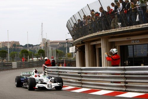 „Honda“ pilotams sutrukdė D. Coulthardo avarija