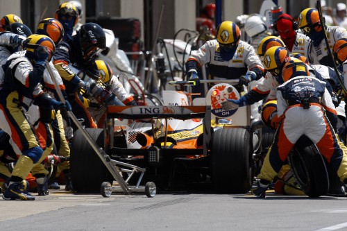 F. Alonso: „Renault“ greitai gali tekti ruoštis 2009 m.