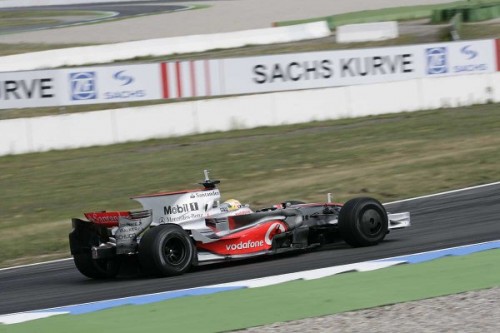 „McLaren“  nenaudos peleko formos variklio gaubto