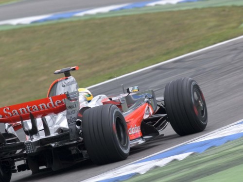 FIA: L. Hamiltono variklis atitiko taisykles
