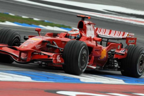 K. Raikkonenas: „McLaren“ aplenkė „Ferrari“